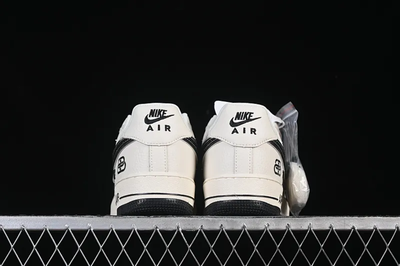 All categories Nk Air Force 1 Air Force series Nk Air Force 1 Low Air Force low-top Nike Air Force 1'07 Low Balenciaga co-branded four silver hooks Air Force 1 low-top casual sneakers DD1928-309
